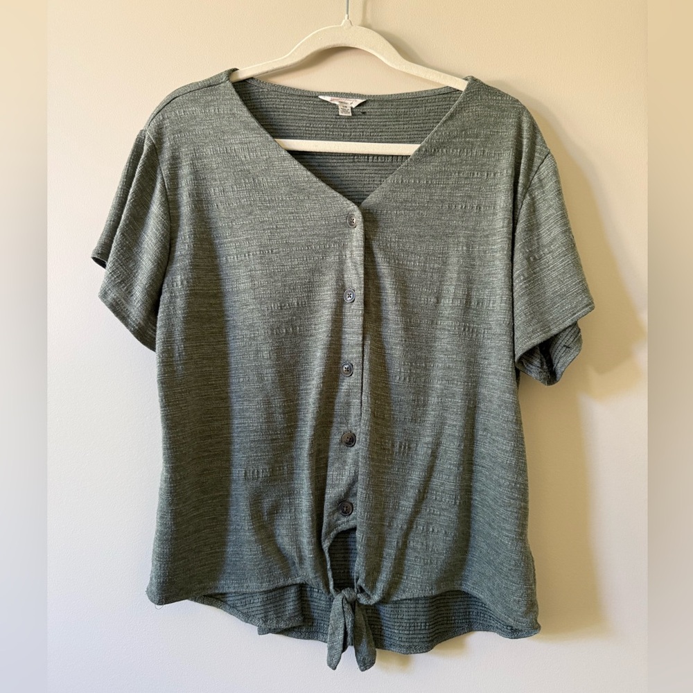 Weatherproof Vintage Forest Green Flutter Sleeve Button Down Top with tie front